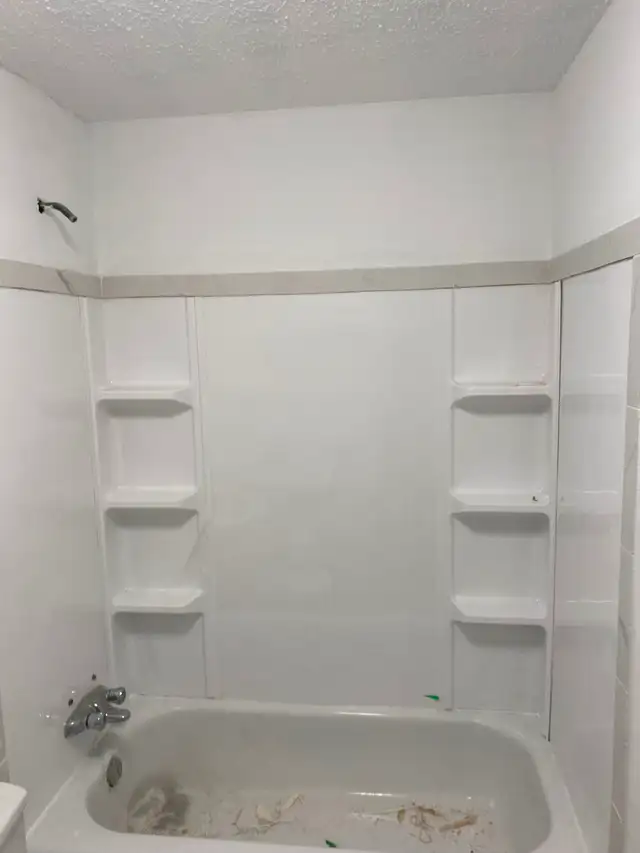 Large, Bright, Renovated 2 BDR Apartment Available May 1 - Photo 9