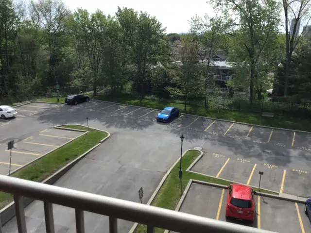 Stationnement extérieur à louer - Photo 4