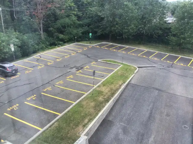 Stationnement extérieur à louer - Photo 6