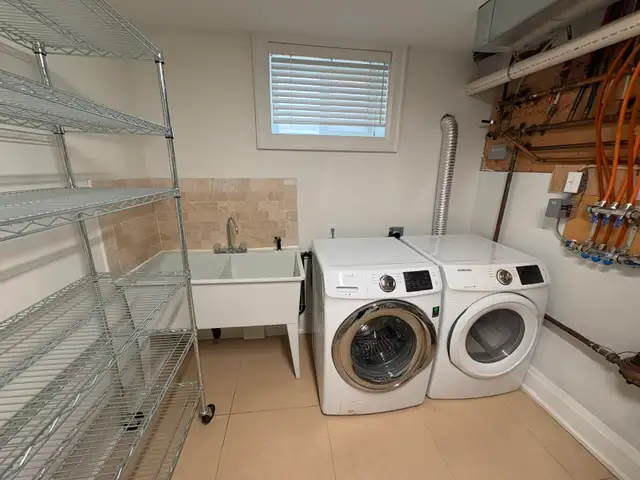 BATHURST AND LAWRENCE BASEMENT APARTMENT - Photo 7