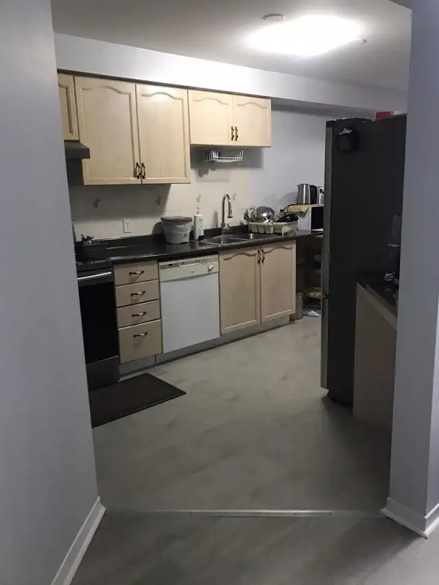 Rooms available for Rent in Oshawa in detached house upper floor - Photo 3