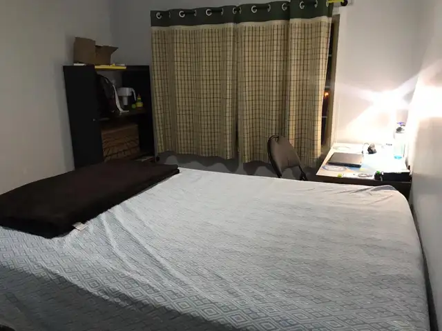 Rooms available for Rent in Oshawa in detached house upper floor - Photo 17