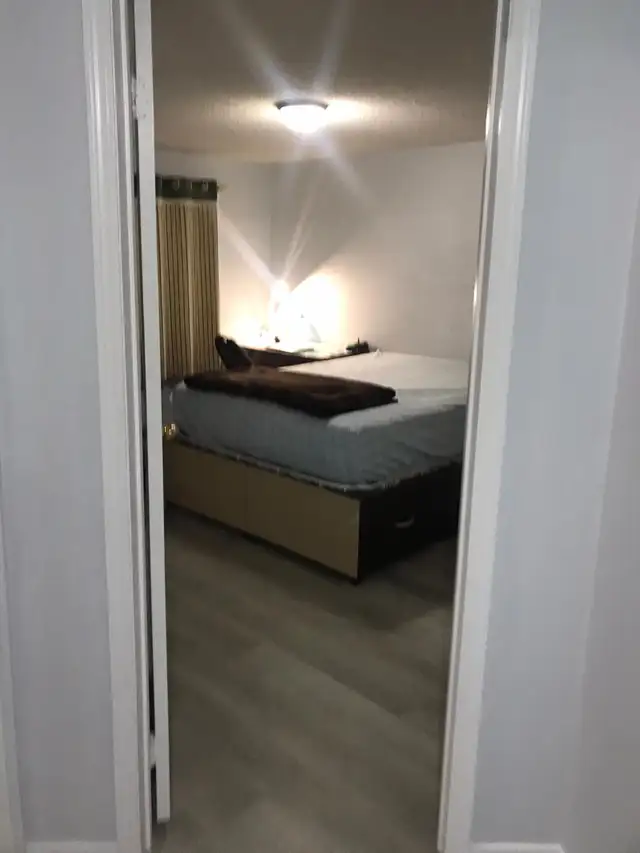 Rooms available for Rent in Oshawa in detached house upper floor - Photo 20