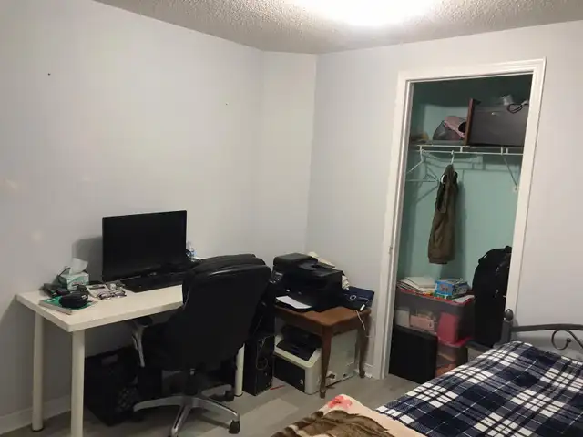 Rooms available for Rent in Oshawa in detached house upper floor - Photo 21