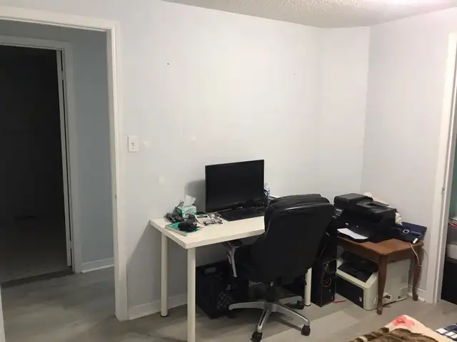 Rooms available for Rent in Oshawa in detached house upper floor - Photo 24