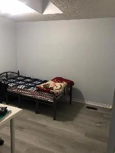 Rooms available for Rent in Oshawa in detached house upper floor - Photo 25