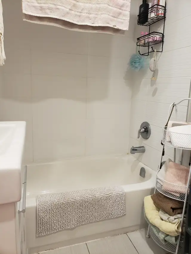 Westmount Studio – 6th Floor – $1,394, 12 Months Free Internet - Photo 8