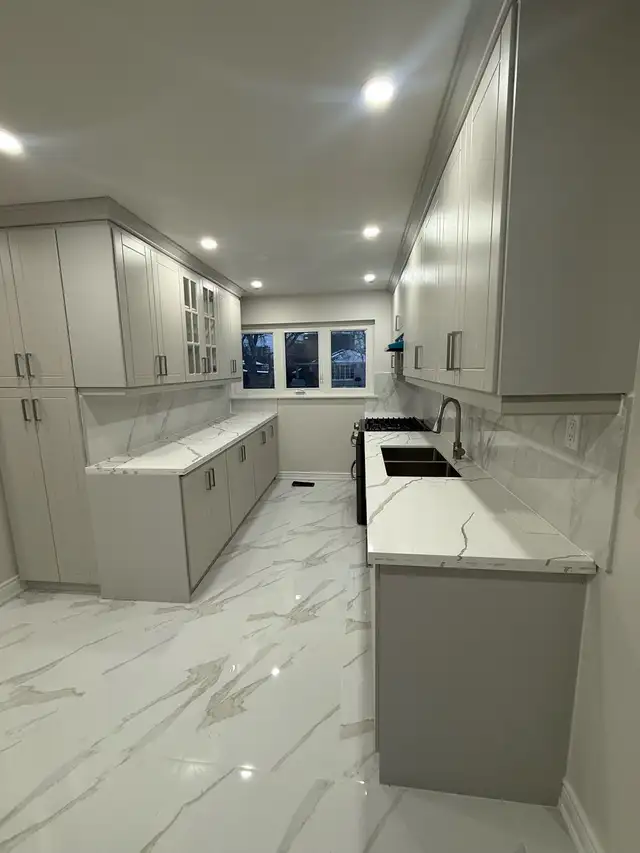 Upper Level House For Rent Finch/Kipling. 4 Bedrooms - Photo 4