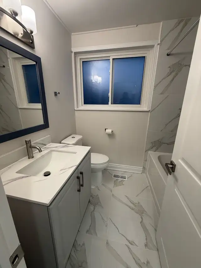 Upper Level House For Rent Finch/Kipling. 4 Bedrooms - Photo 9