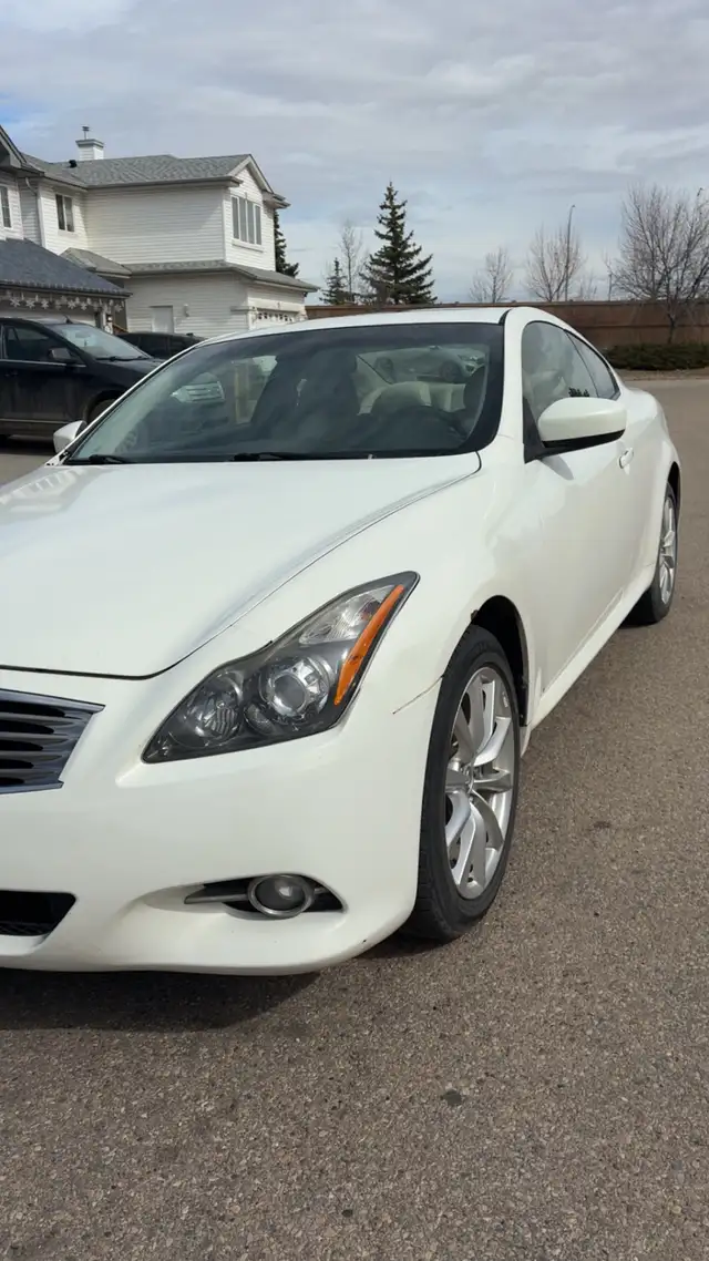 2013 Infiniti G37x Coupe 3.7L - Photo 3