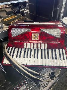 Noble 120 Button 38 Key Accordion @ Cashopolis!!