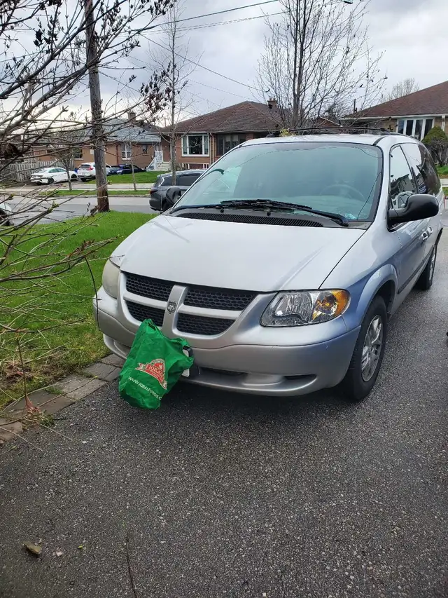 2003 Dodge Grand Caravan - Photo 2