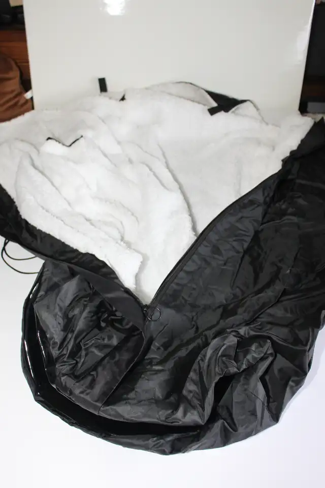 Bramble Fleece Wheelchair Blanket - Photo 3