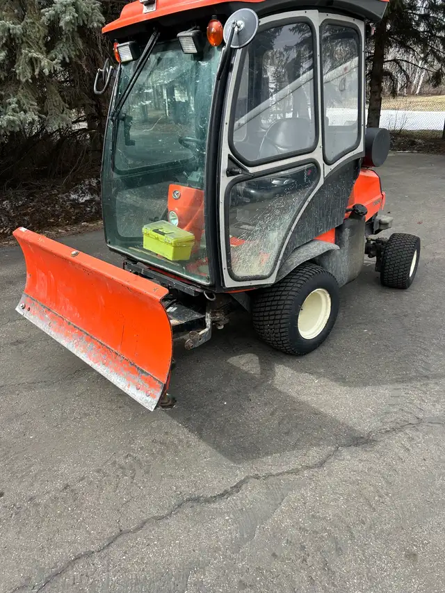 Kabota tractor with blade