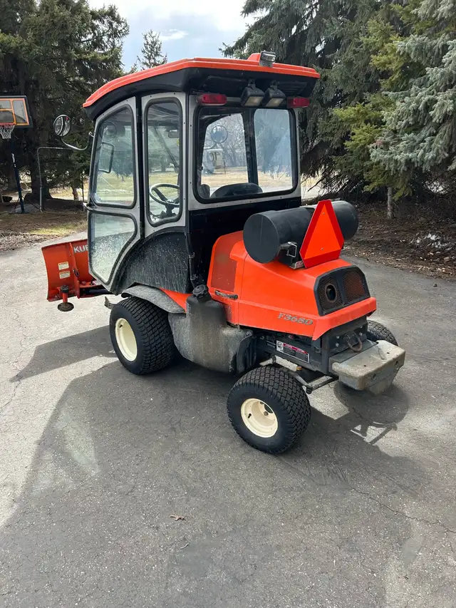 Kabota tractor with blade - Photo 2