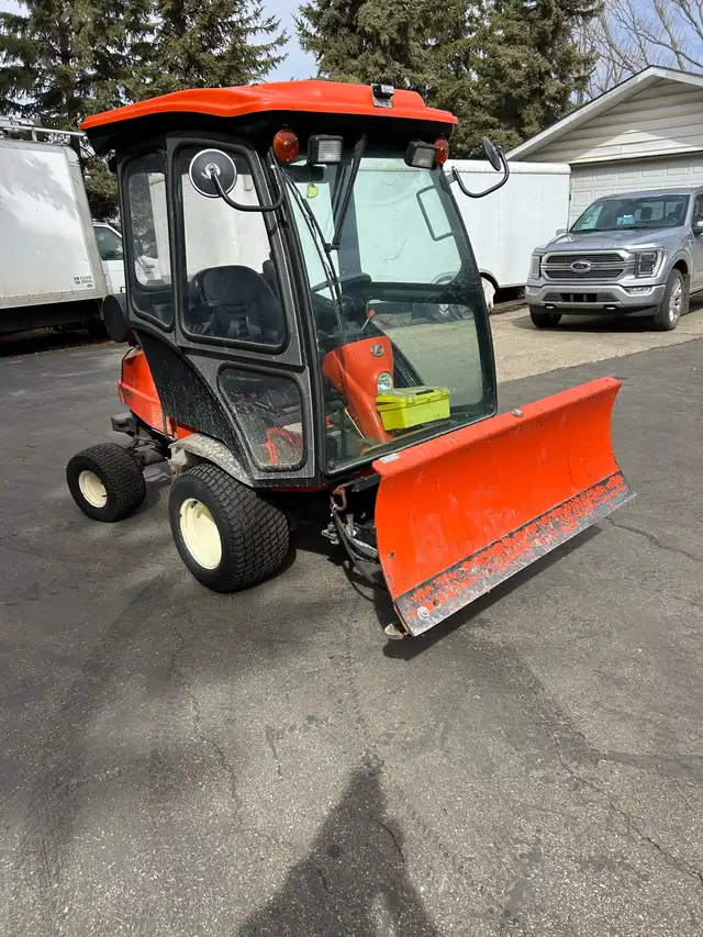 Kabota tractor with blade - Photo 4