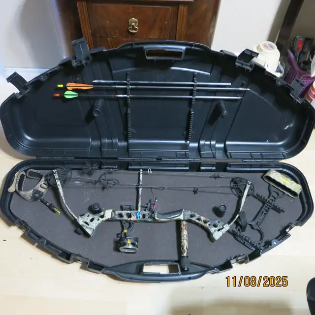 Razor Edge Compound Bow w Hardshell Case - Photo 2
