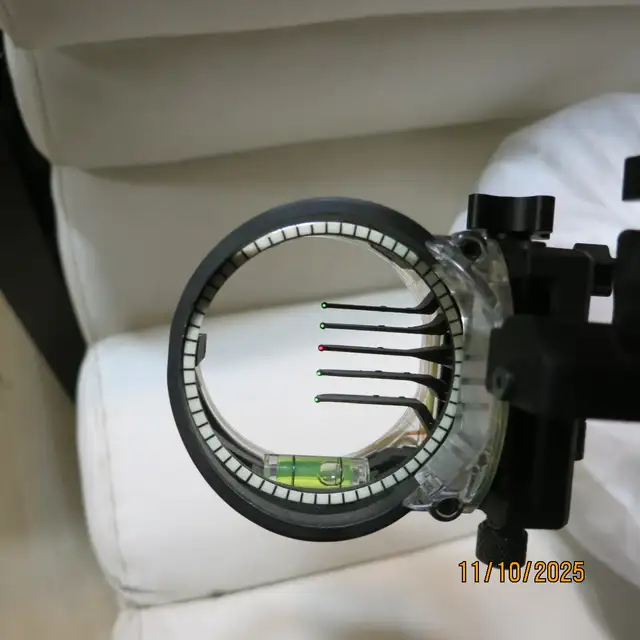 Razor Edge Compound Bow w Hardshell Case - Photo 7