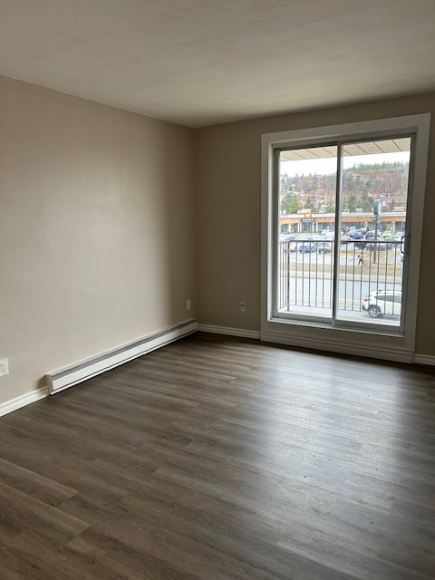 NEW SUDBURY -PRIME LOCATION ONE BEDROOM APARTMENT