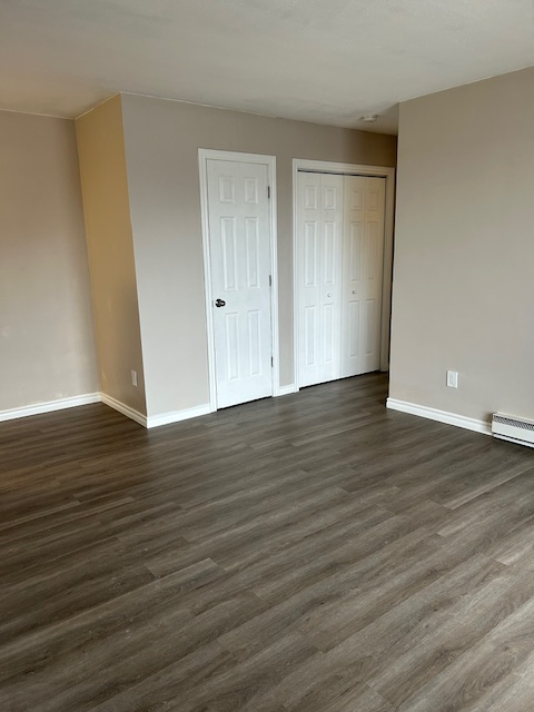 NEW SUDBURY -PRIME LOCATION ONE BEDROOM APARTMENT - Photo 2
