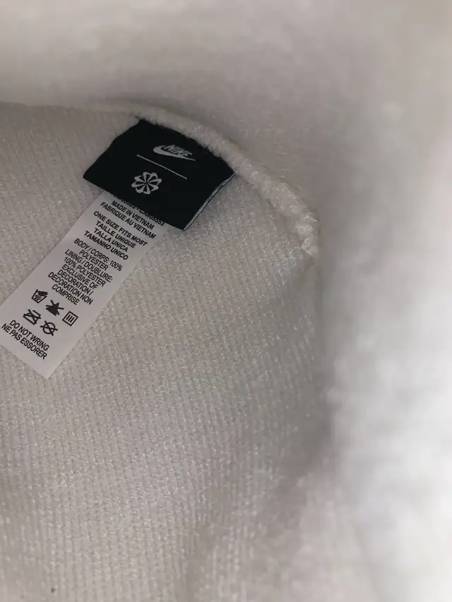 Brand new Nike peak futura beanie - Photo 3