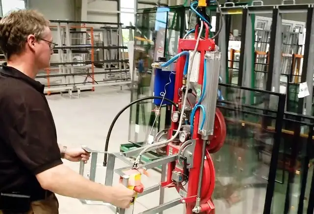 SMART HOMEOWNERS CHOOSE WINDOWS AND DOORS - Photo 4