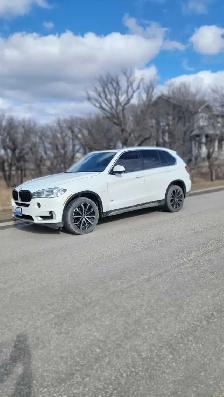 Saftied 2014 BMW x5 35ix - Photo 2