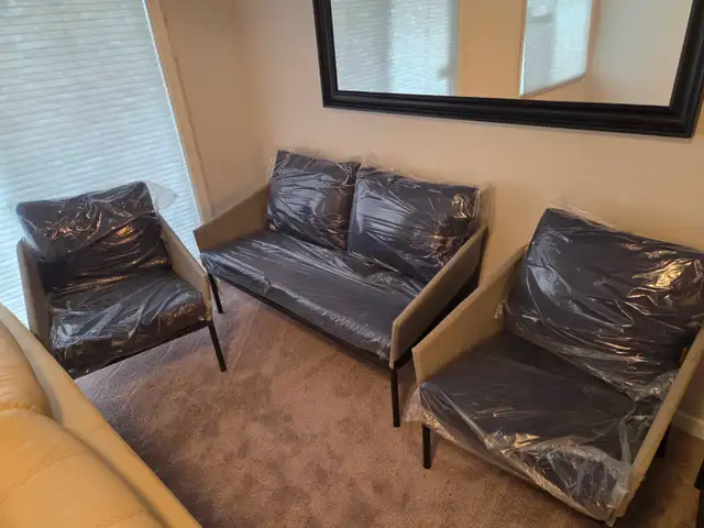 BRAND NEW - 4 PIECE PATTIO SET - STILL IN PLASTIC - Photo 3