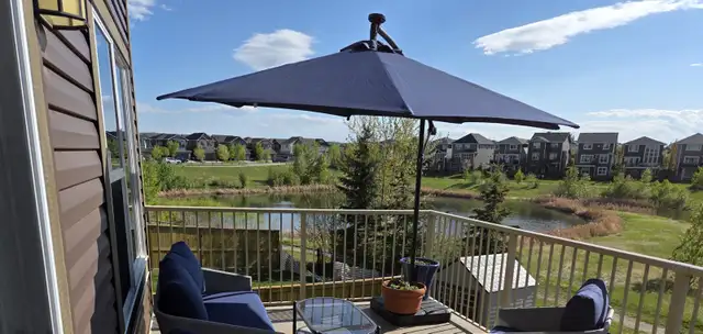 10ft Outdoor Cantilever Umbrella w Solar Lights w Adjustable Ang