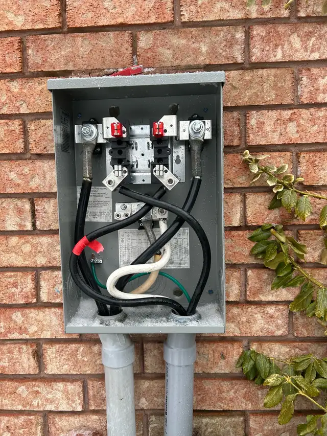 Electrician - Photo 4