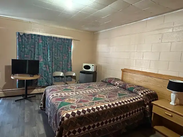 Single and Double Rooms available for Rent-Innisfail Alberta