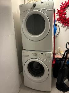 Washer / Dryer - Whirlpool