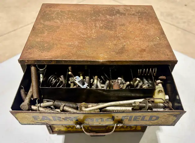 Vintage "Weatherhead" Metal Parts Cabinet (w Hardware Pieces) - Photo 6