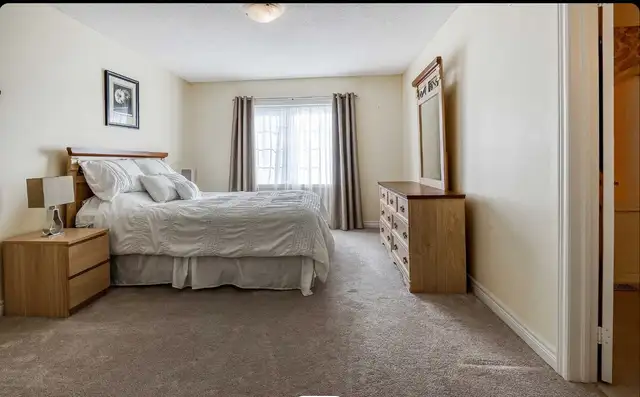 Beautiful Ajax 3BR House for Rent | 3 Parking - Photo 4