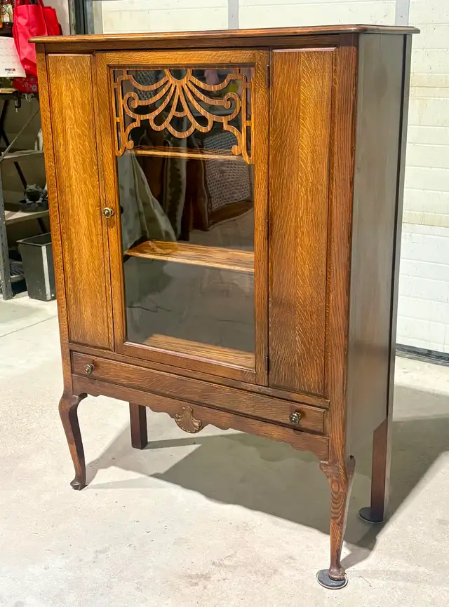 Vintage Oak China Cabinet With Decorative Fretwork (c.1920s)