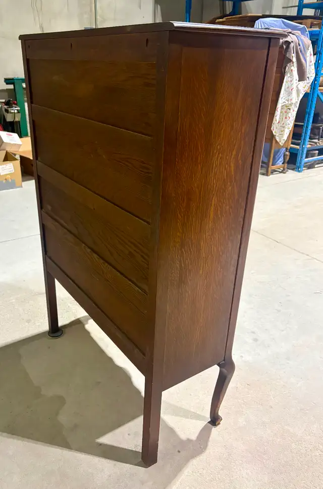 Vintage Oak China Cabinet With Decorative Fretwork (c.1920s) - Photo 6