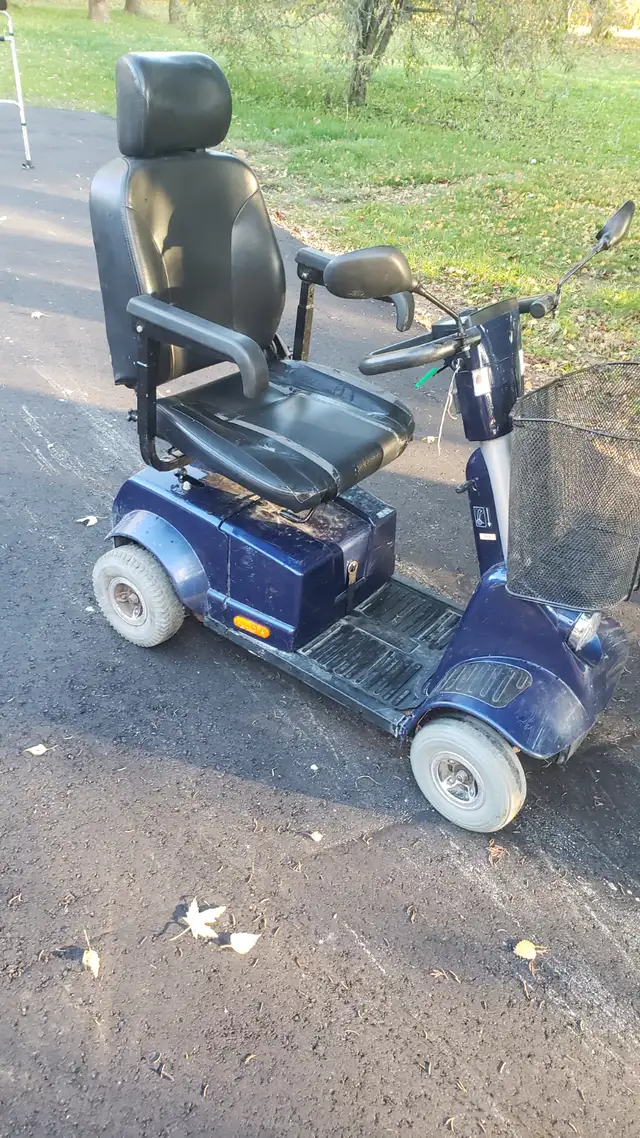 Fortress 1700 DT Series 4 Wheel Mobility Scooter - Photo 2