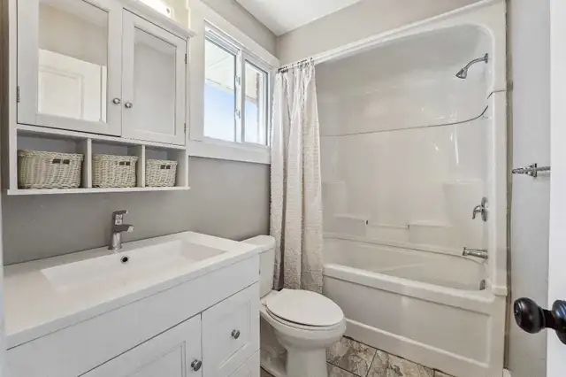 Beautiful 3-Bedroom Apartment for Rent – Downtown Welland - Photo 8