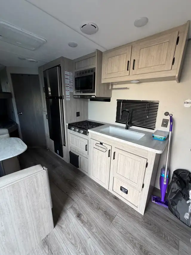 2025 Catalina coachmen  211-bh - Photo 8