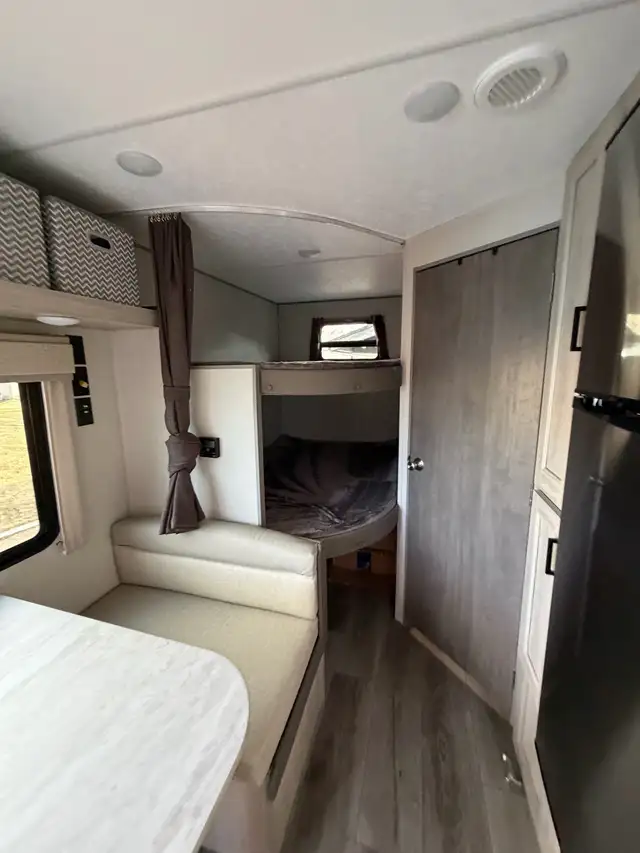 2025 Catalina coachmen  211-bh - Photo 9