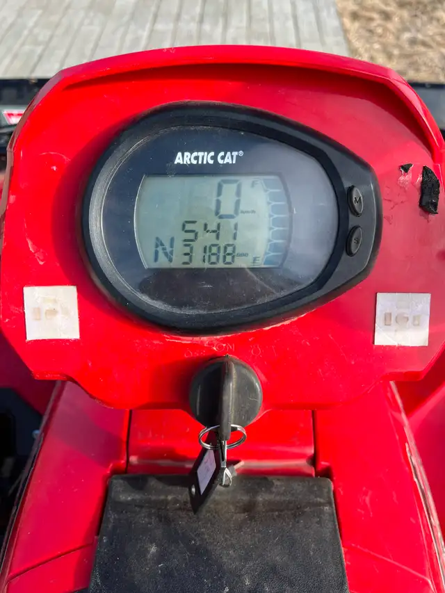 2008 Arctic cat automatic 4x4 ATV and accessories - Photo 4