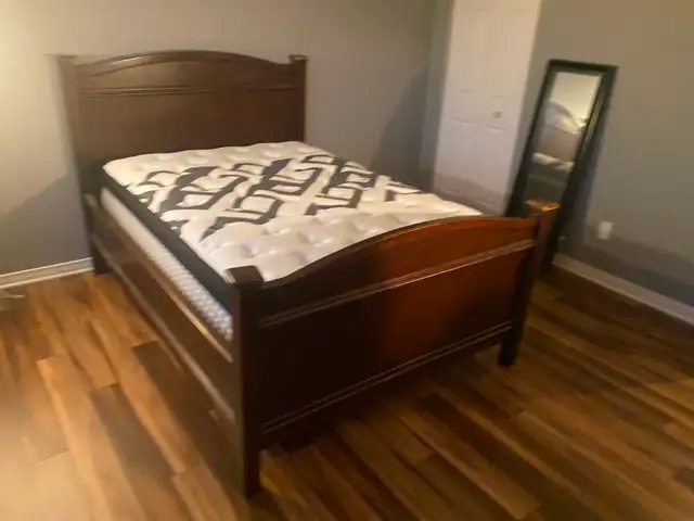Set de chambre et matelas à vendre