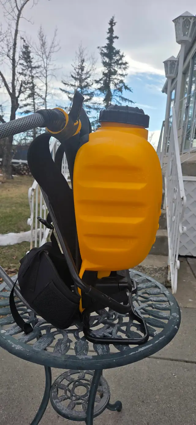 DeWalt back pack sprayer – like new - Photo 4