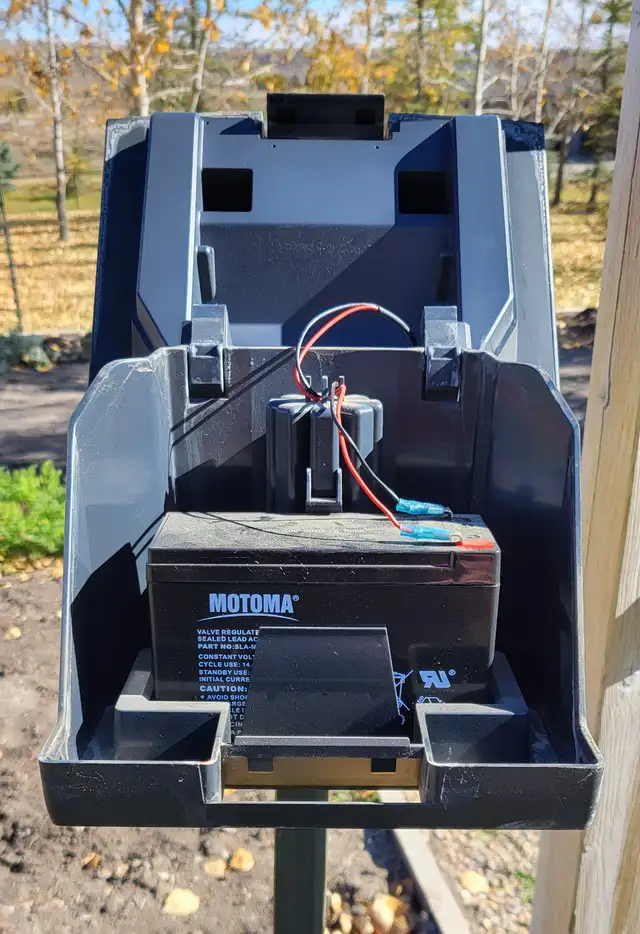 SOLAR CHARGER FOR ELECTRIC FENCE WITH ELECTRIC FENCE & T-POSTS - Photo 3