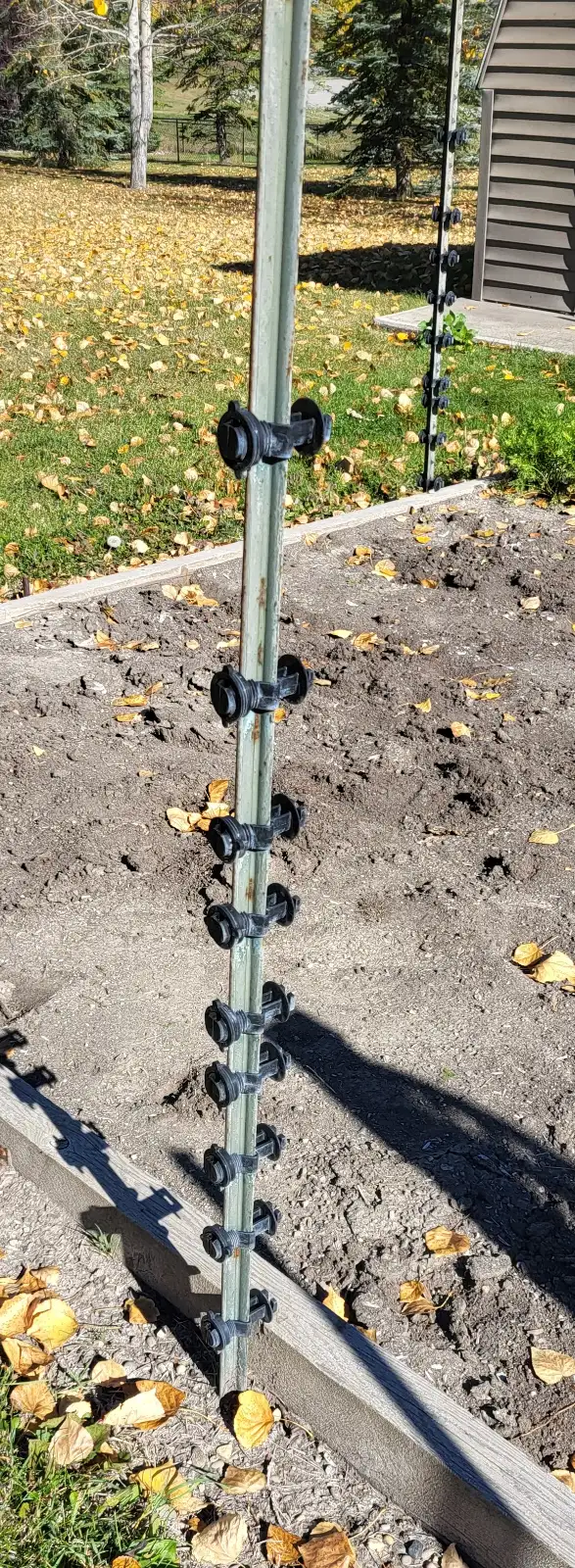 SOLAR CHARGER FOR ELECTRIC FENCE WITH ELECTRIC FENCE & T-POSTS - Photo 4