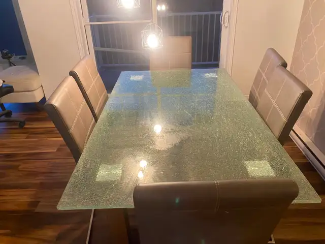 Magnifique table et chaise de cuisine à vendre - Photo 2