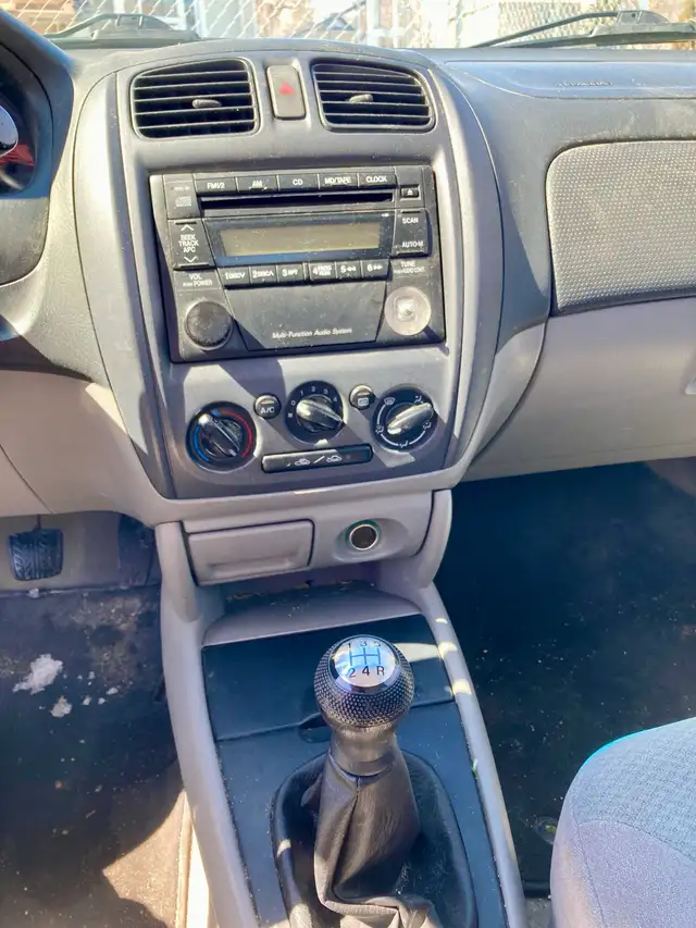 2002 Manual Mazda Protege SE - Photo 5