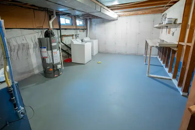 JULY 1 - WEST END CONDO, PARKING, LAUNDRY, BACKYARD - Photo 7