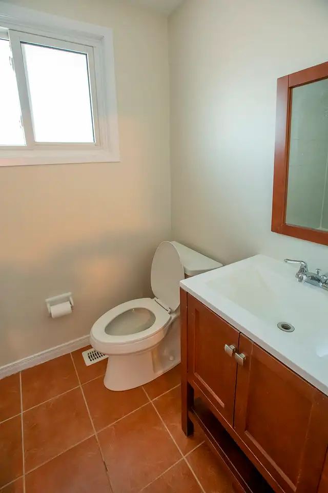 JULY 1 - WEST END CONDO, PARKING, LAUNDRY, BACKYARD - Photo 9