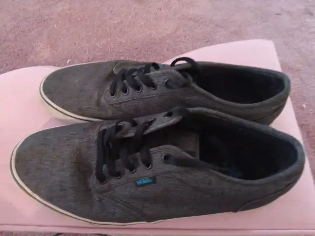 Van's Shoes Size 12 Excellent Condition - Photo 3